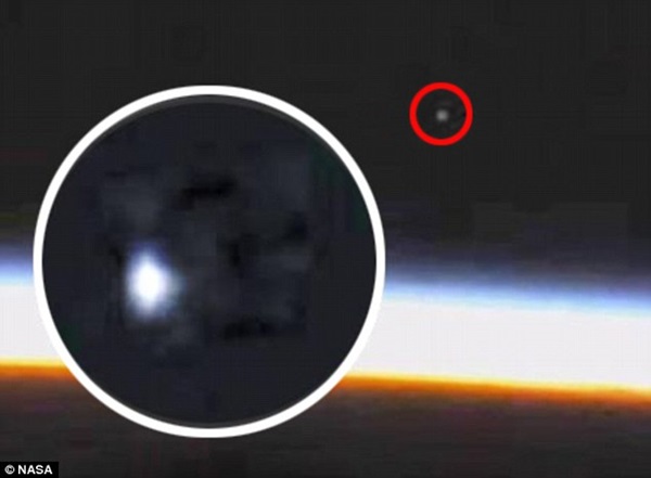 Nasa cuts live feed from space station as mysterious object appears -  myLiquid Home